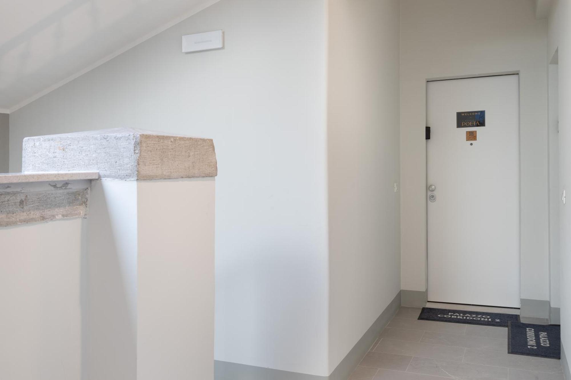 Blake, Attico Centrale Con Parcheggio A Triëst Buitenkant foto
